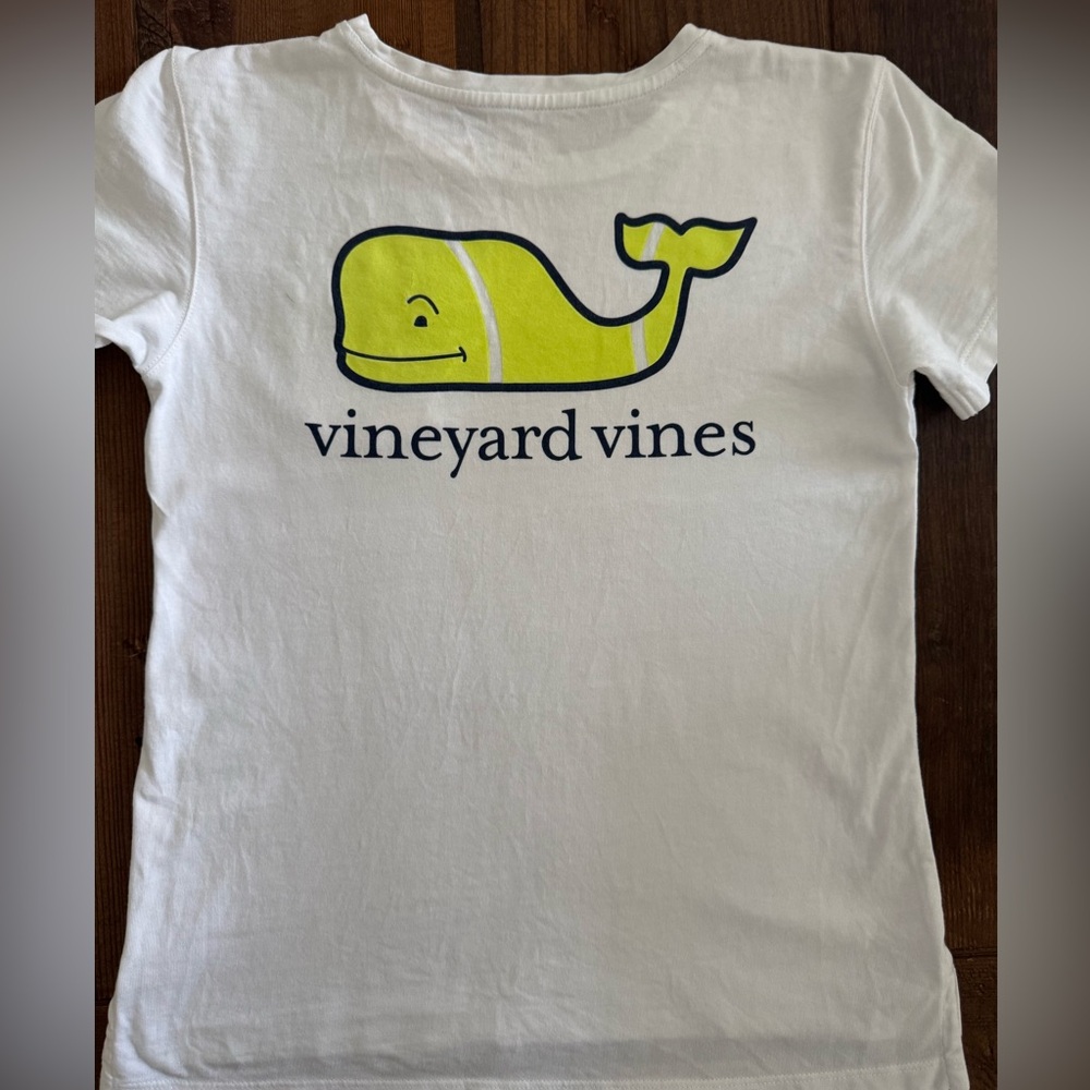 Vineyard Vines Girl Tee Tennis Whale size M (10-12)